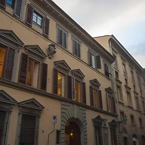 https://lungarno-pontevecchio.it-tuscanyhotel.com